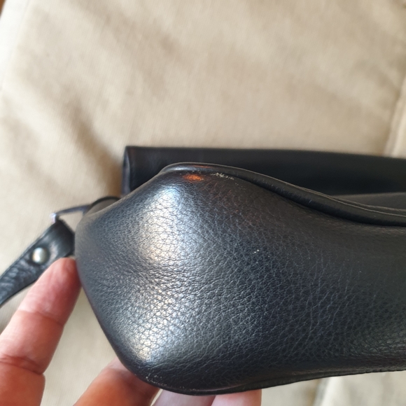 Vintage Joan Weisz black leather crossbody - Picture 2 of 10